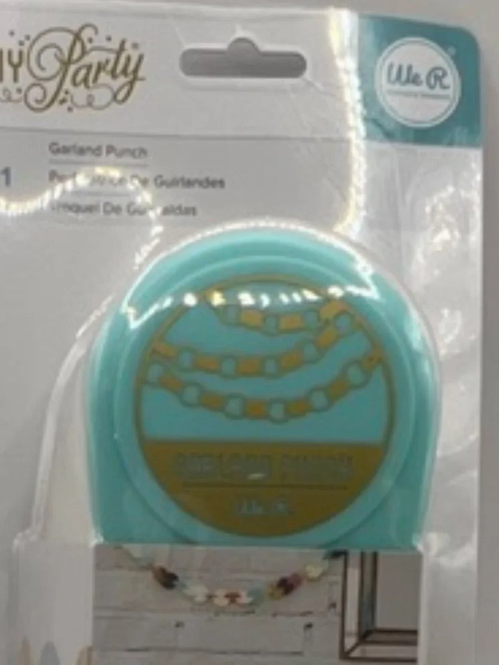 NEW WE R MEMORY KEEPERS GARLAND PUNCH INTERLOCKING #660780 DIY PARTY PAPER